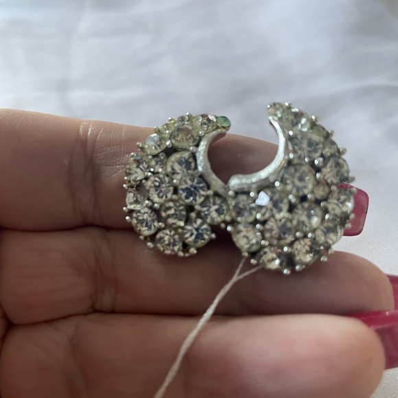 Vintage SIGNED LISNER CLIP BACK CRYSTAL RHINESTONE EARRINGS - Picture 5 of 5